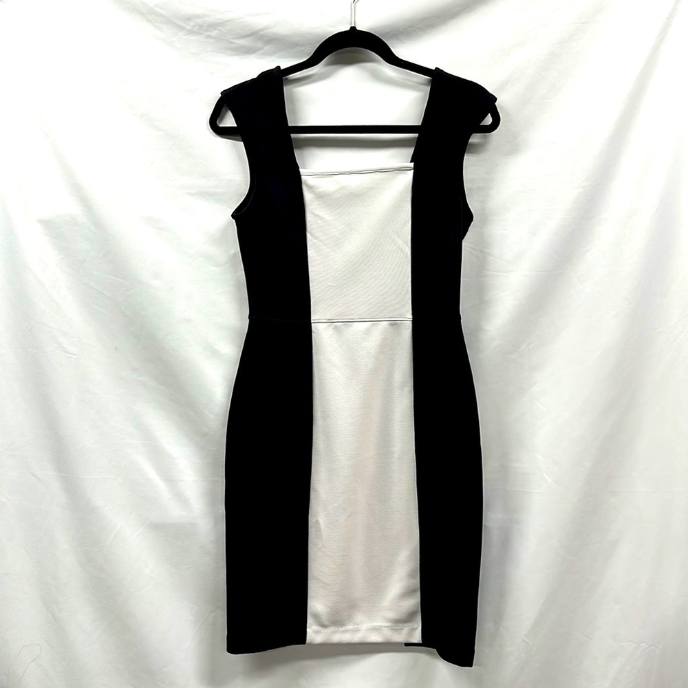 Worthington Size 4 Black/White Sleeveless Dress